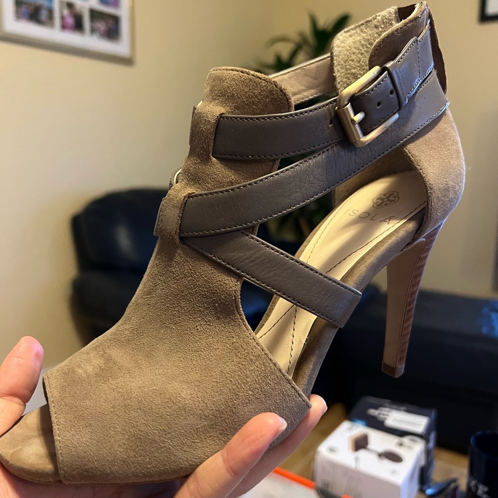 Isola Leather Taupe Heels Size 8